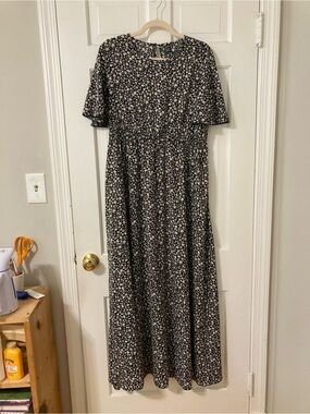 SHEIN Black and White Floral Maxi Dress